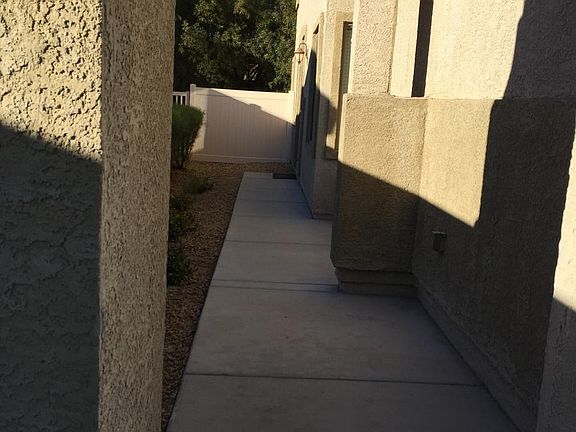 4th image of 3628 Lakeside Villas Ave
