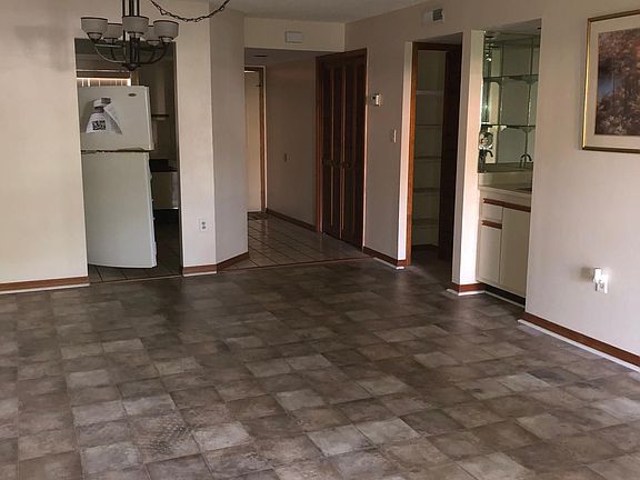 5th image of 1600 Woodland Dr APT 4102