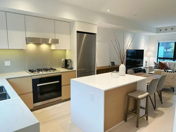 550 W 28th Ave #51, Vancouver, BC V5V 2N5