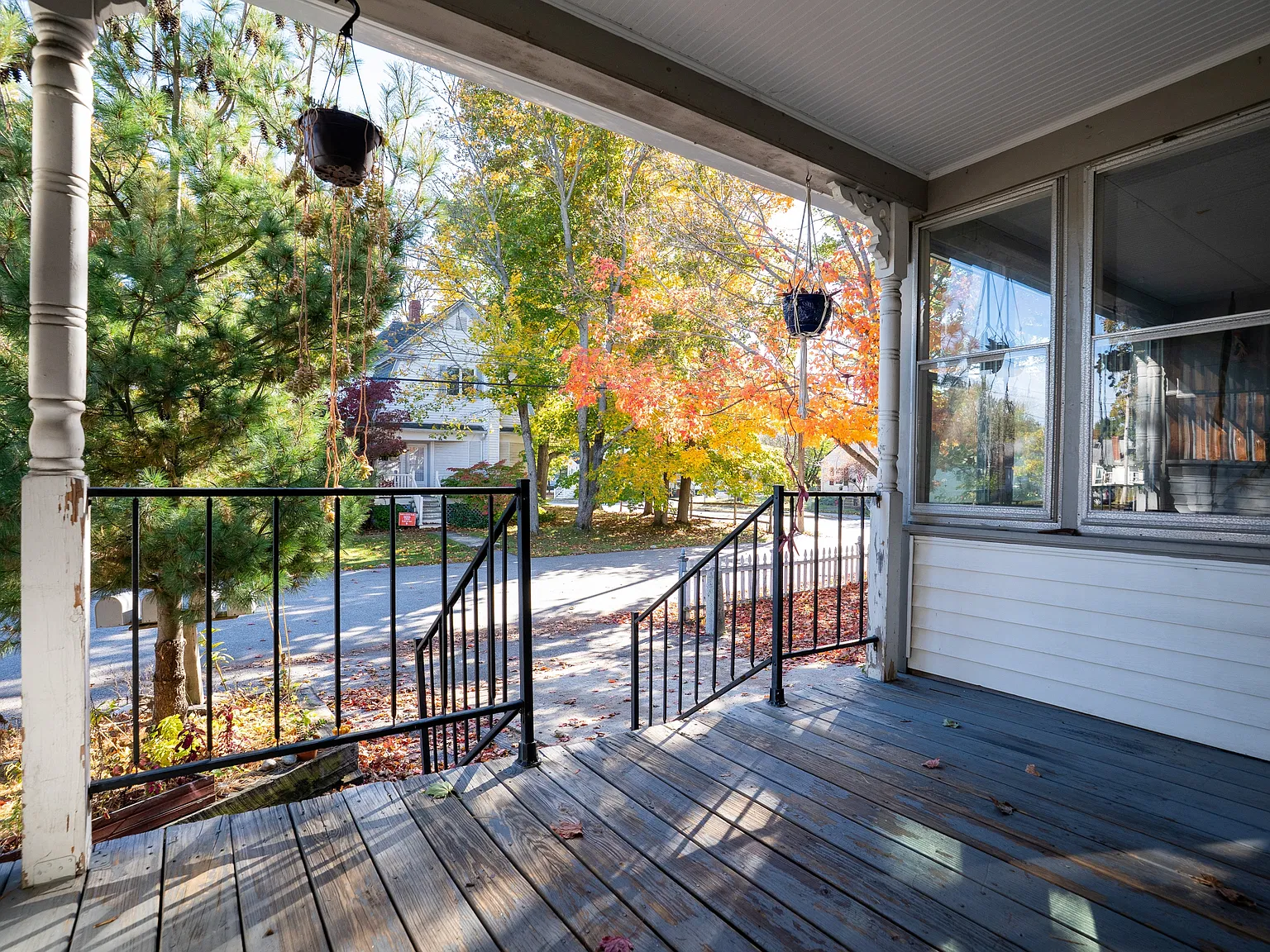 184 Elm St — Photo 1