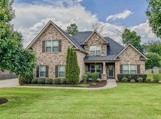 6880 Buffalo Dr, La Vergne, TN 37086