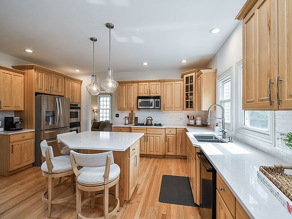 4th image of 1122 Schiedler Dr