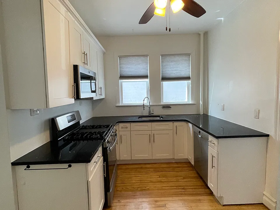 18 Lane St #1