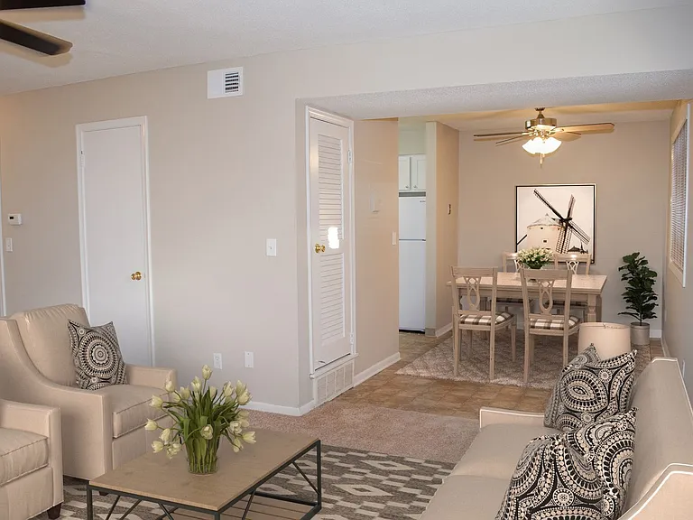 Citadel Apartments — Photo 14