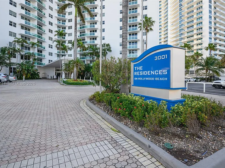 3001 S Ocean Dr #319 — Photo 32