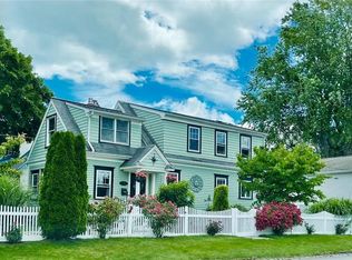 19 Ellery Rd, Newport, RI 02840