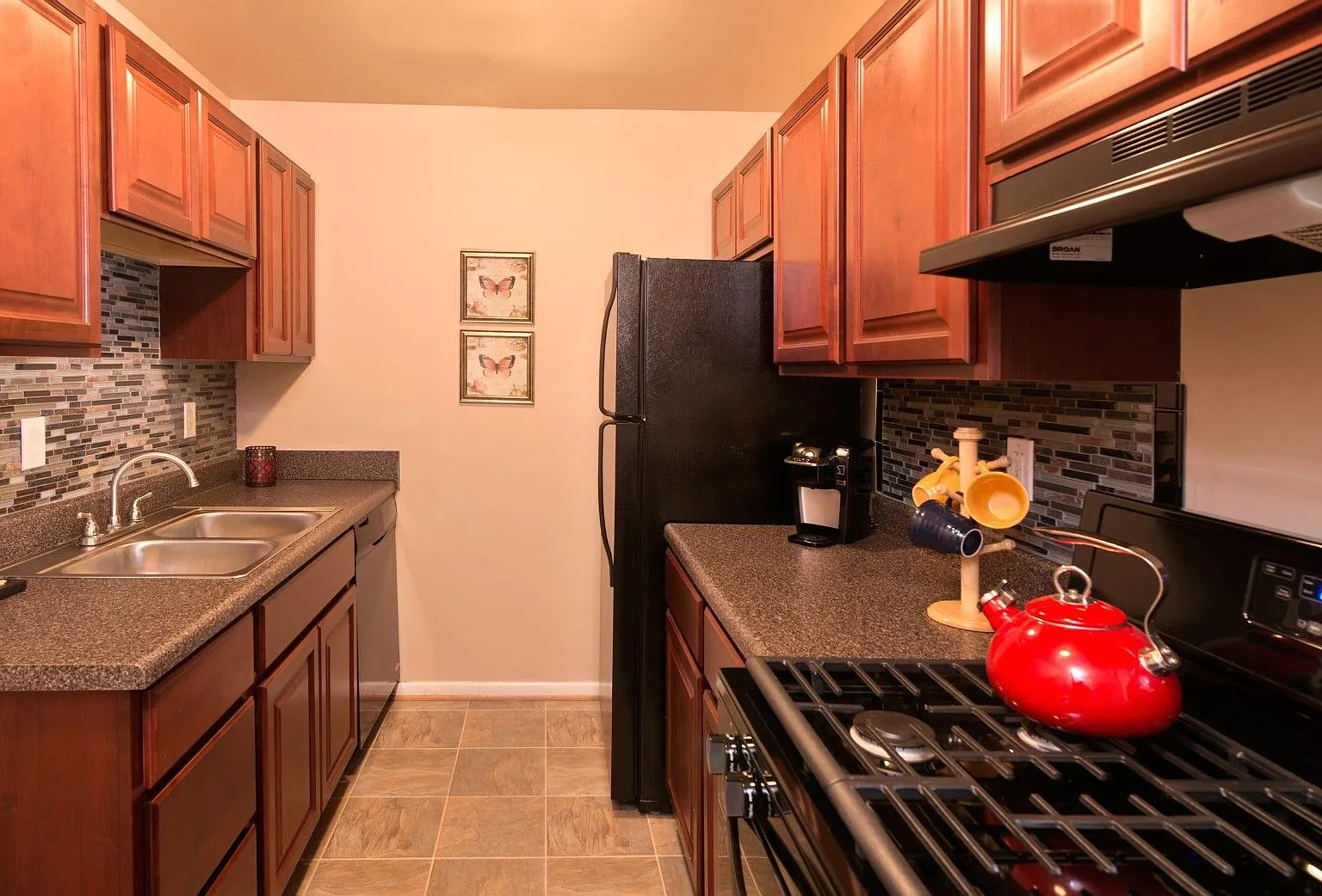 Colony Point Apartments — Photo 3