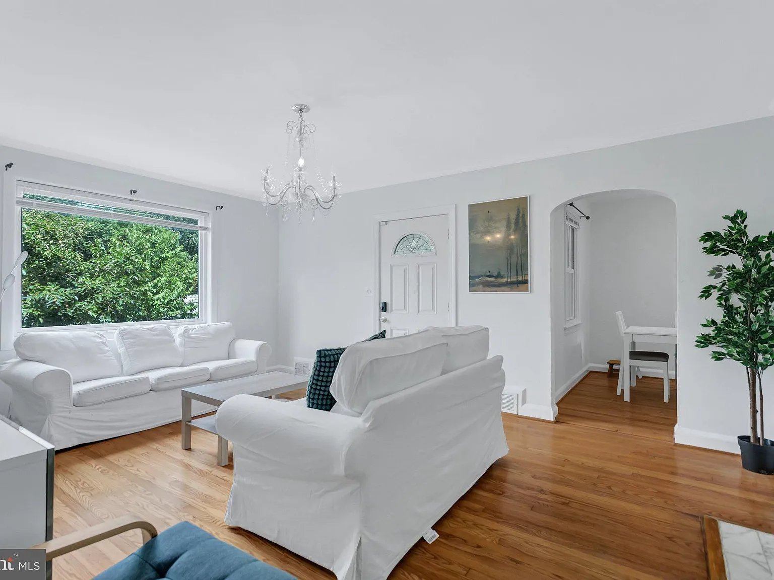 6 bed, 4.0 bath, 2714 sqft, $5,500 — Photo 3