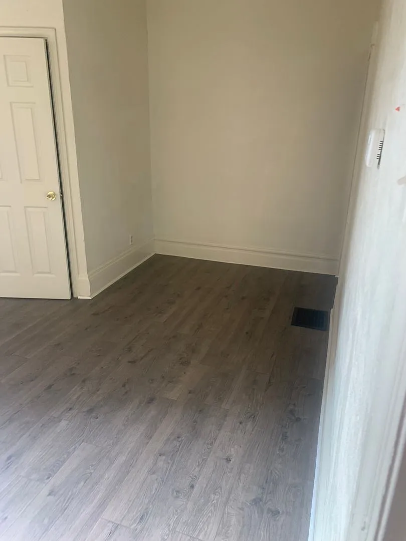 4 bedroom house 2 bathrooms — Photo 2