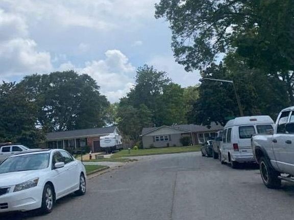 Exterior Neighborhood (street photo)