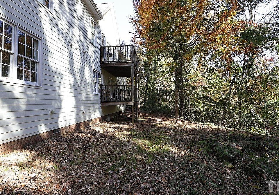 2nd image of 1021 Dawes St