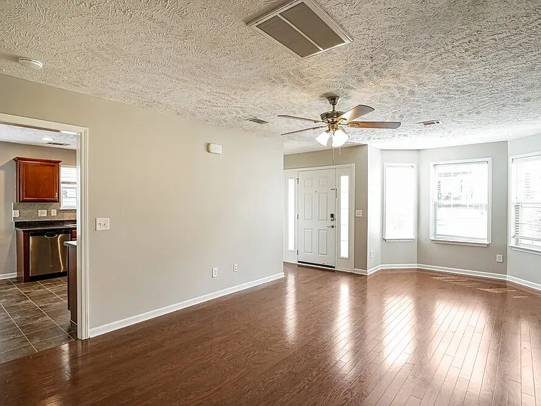 1416 Sprucedale Dr — Photo 8