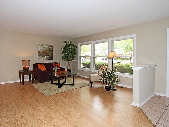 3rd image of 7856 Asbury Cir S