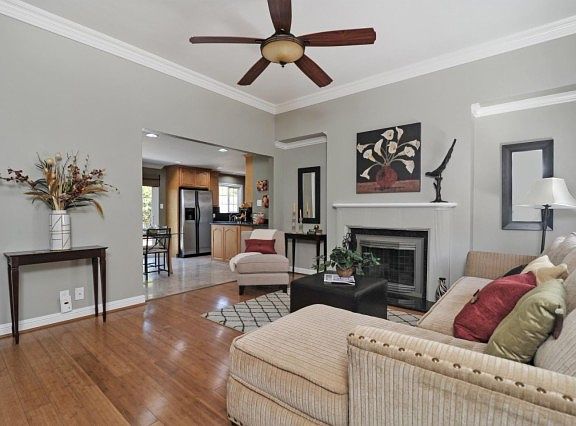 4th image of 1243 Carlton Ave