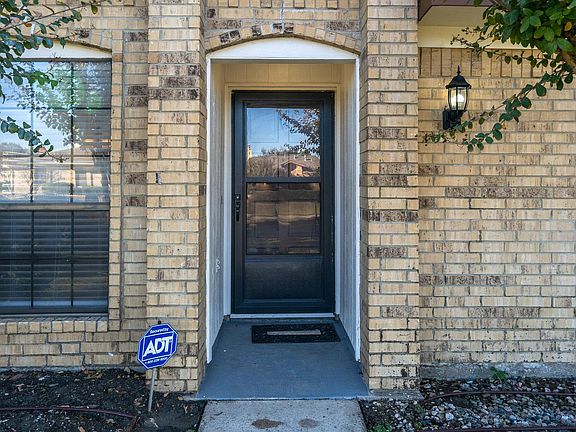 4th image of 1734 Glencairn Ln