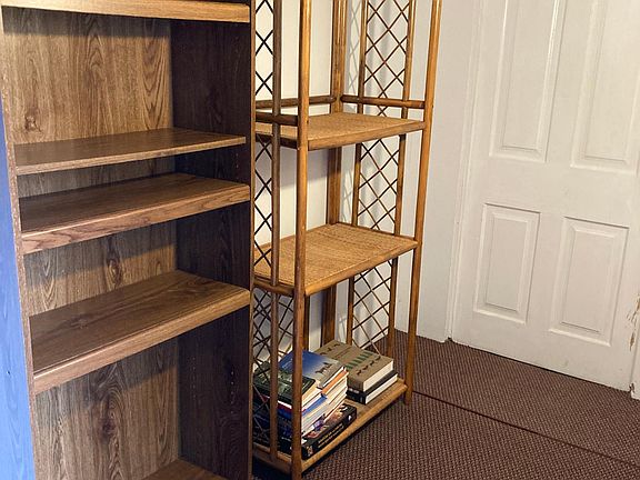 Storage space in entry
