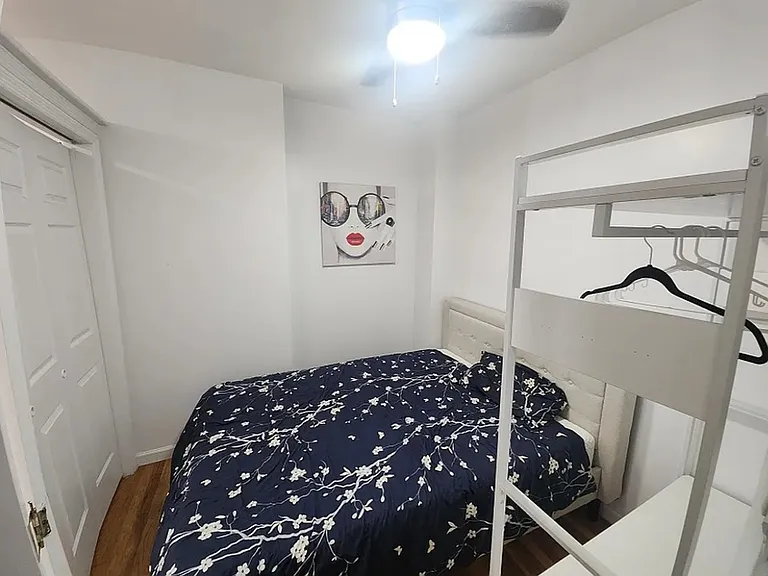 534 W 50th St #3C — Photo 3
