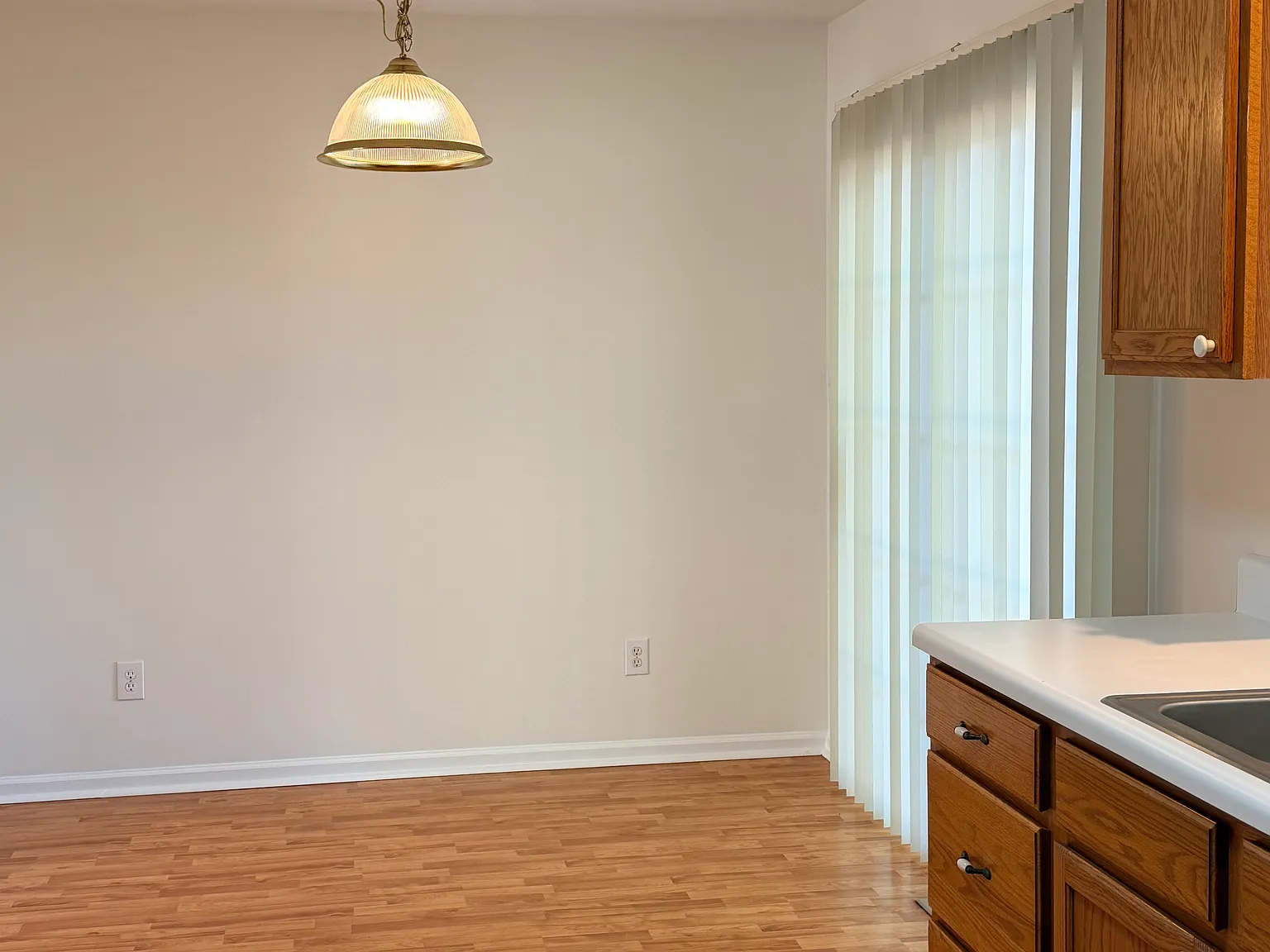 2 bed, 1038 sqft, $1,500 — Photo 4