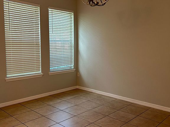 Formal dinning room