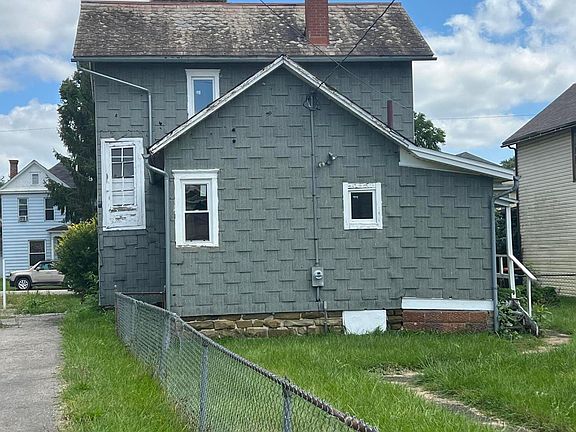 3rd image of 153 N Cedar St
