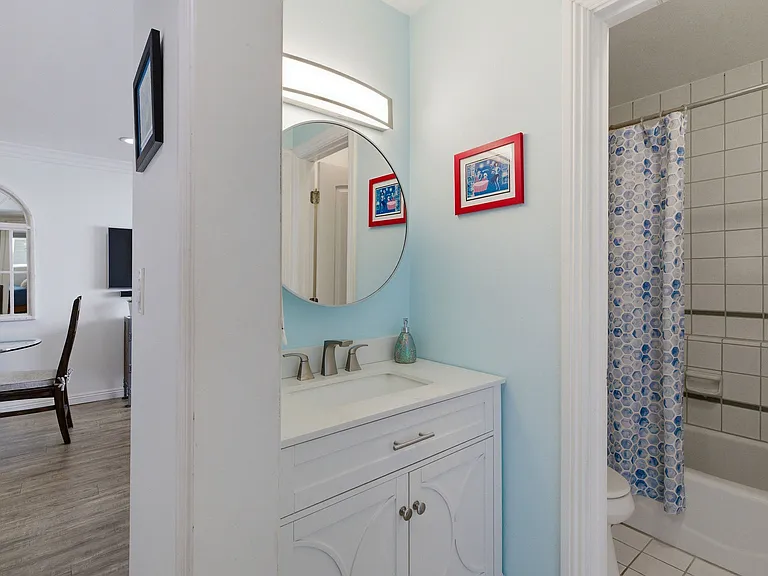 1600 Ardmore Ave #219 — Photo 20