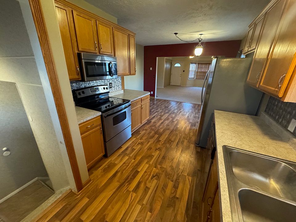 1st image of 722 W 28th St