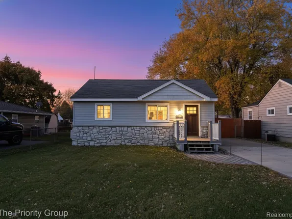 5235 Drayton Rd, Clarkston, MI 48346