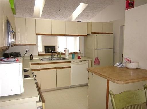 3rd image of 2558 Bruin Dr