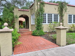 1881 6th St, Sarasota, FL 34236