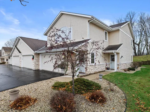 2455 Country Creek CIRCLE #4, West Bend, WI 53095