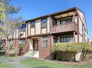 369 Sierra Vista Ln, Valley Cottage, NY 10989