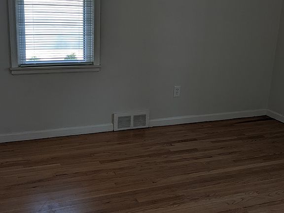 5th image of 24010 Sherman Ave