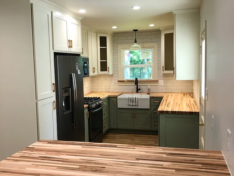1007 Emery St — Photo 10