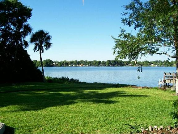 5th image of 2142 Lake Dr