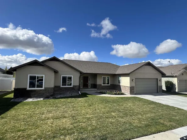 305 15th Ave E, Jerome, ID 83338