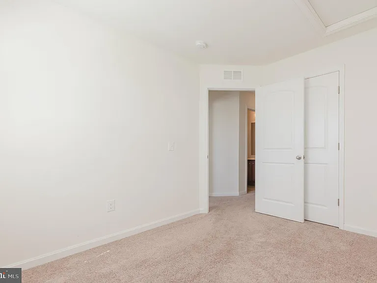 172 Drexel Ct — Photo 42