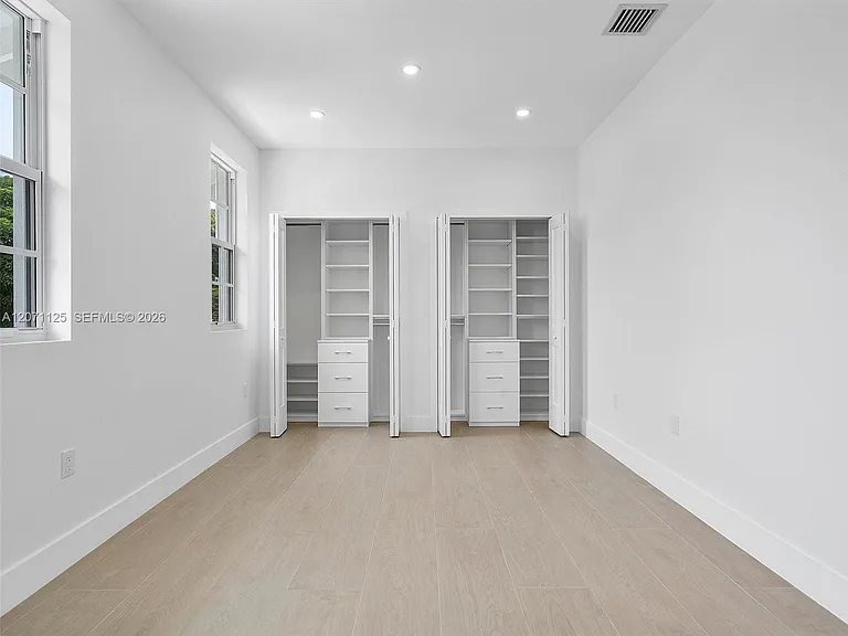 112 Florida Ave — Photo 26