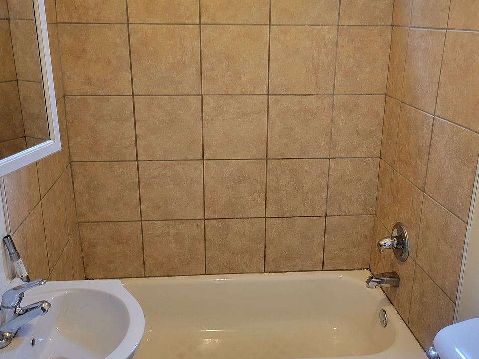 2nd image of 1824 Margaret St