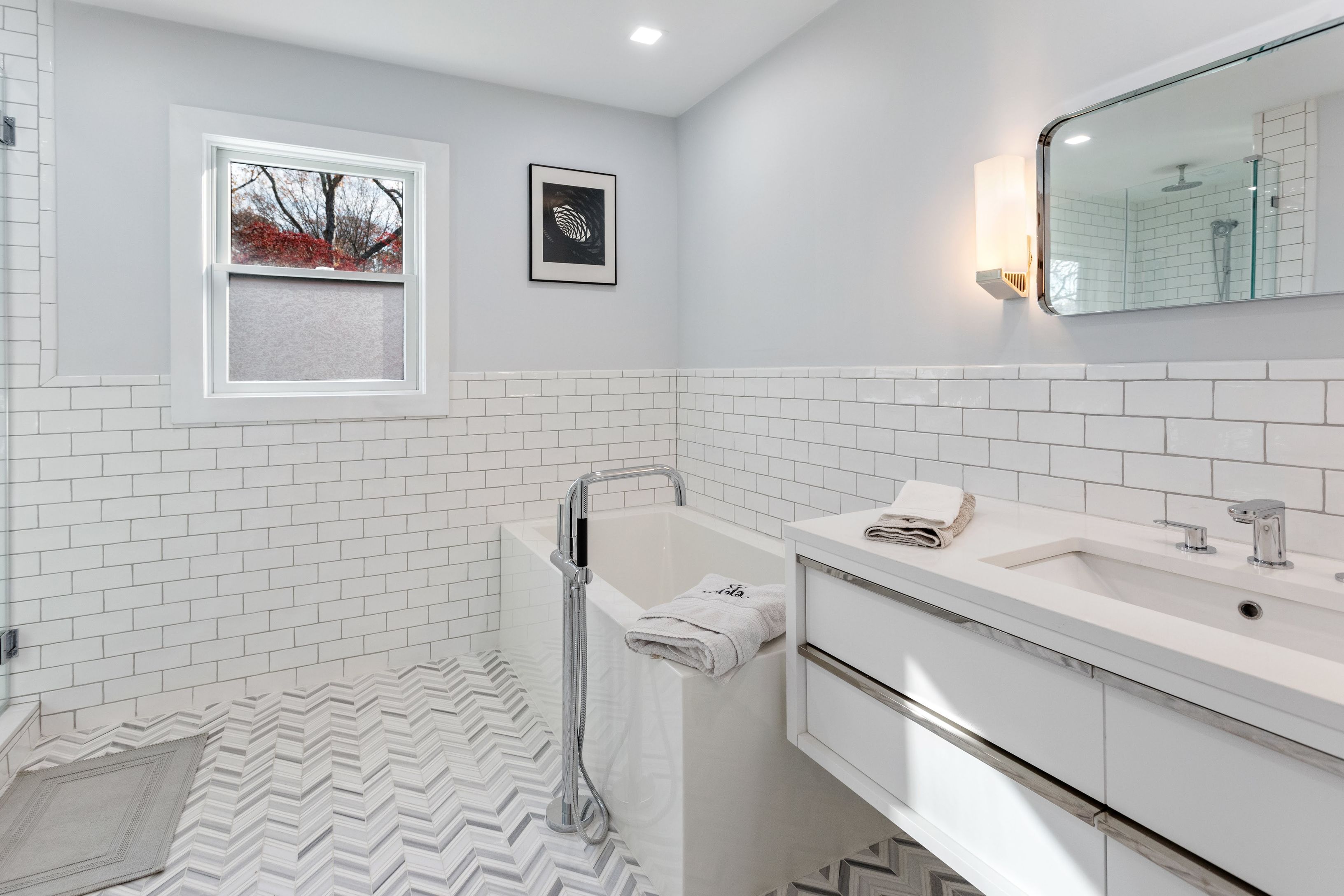 42 Knoll Rd, Southampton, NY 11968 Out East