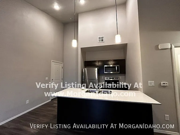 1025 S Elder St #301 — Photo 2