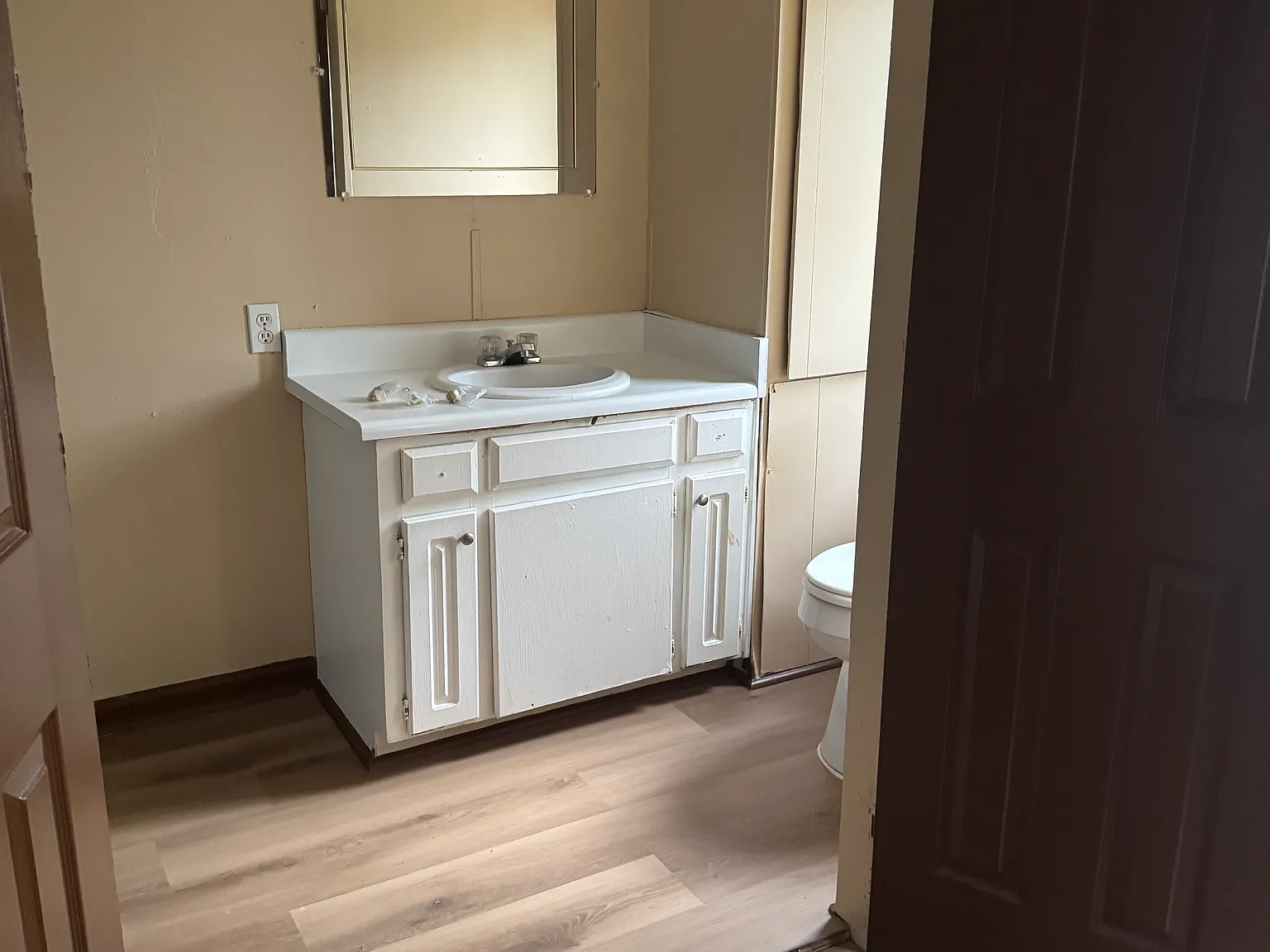 3 bed, $1,100 — Photo 2