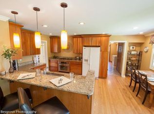 19100 Warwick Dr, Brookfield, WI 53045