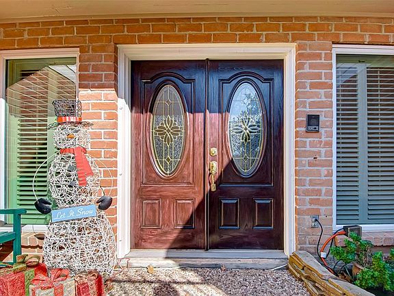 3rd image of 12406 Rocky Knoll Dr