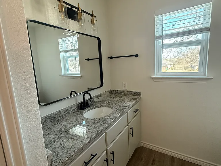 1505 W Pearl St #11 — Photo 12