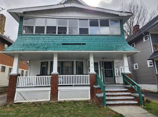 913-915 Helmsdale Rd, Cleveland, OH 44112