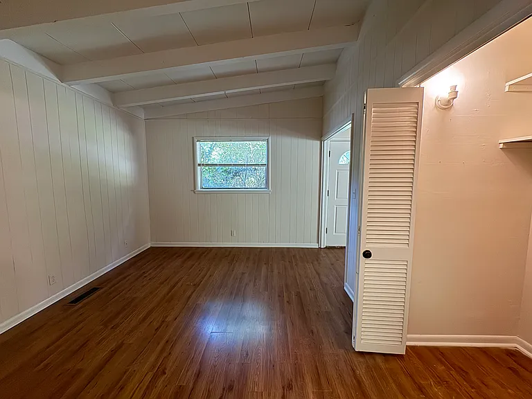 3930 Montclair Rd — Photo 16