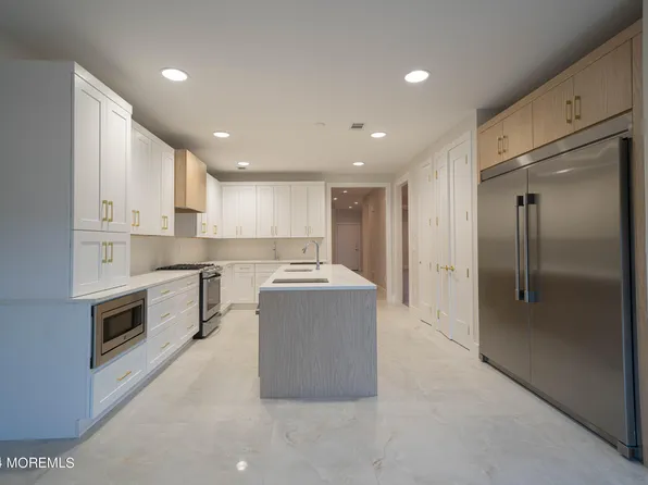 45 Lenox Drive, Lakewood, NJ 08701
