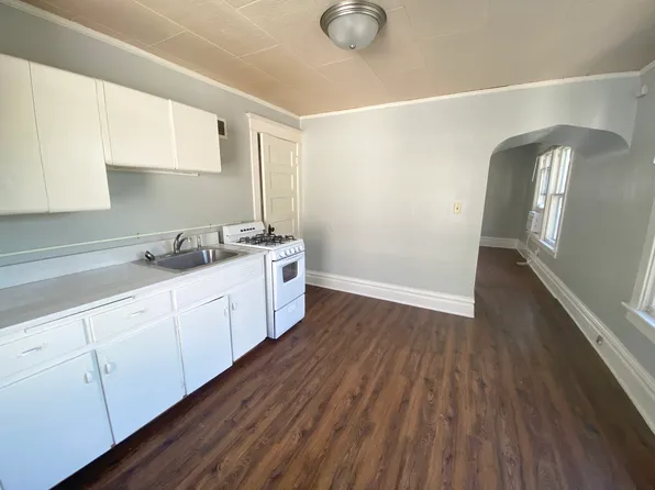 717 Iowa Ave #2, Iowa City, IA 52240