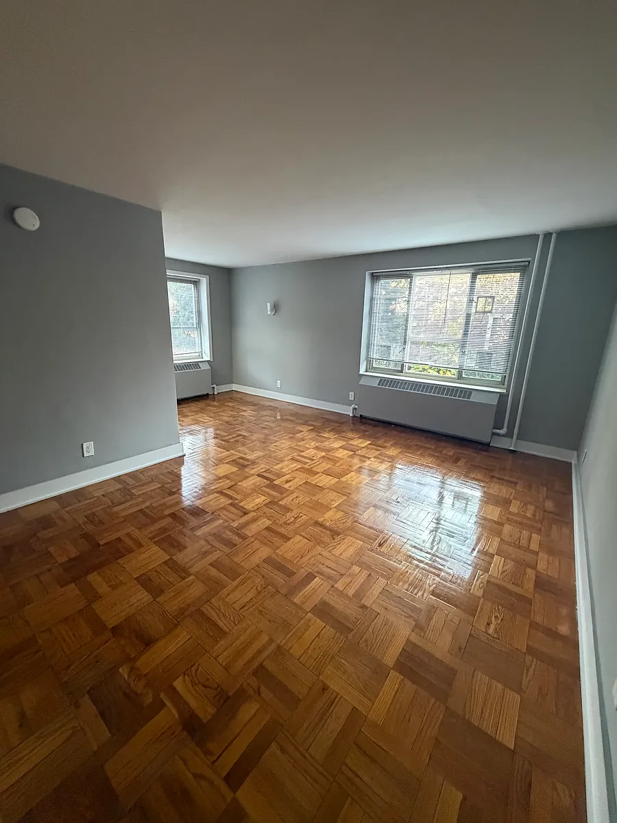 Building Photo - 65th Cres