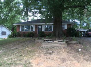 837 Eastway Dr, Henderson, NC 27536